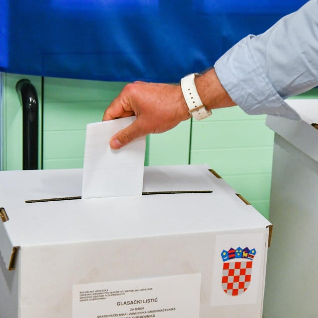 Birački odbori za lokalne izbore: Predsjedniku i potpredsjedniku po 80 eura, članovima po 60 eura Birački odbori za lokalne izbore: Predsjedniku i potpredsjedniku po 80 eura, članovima po 60 eura
