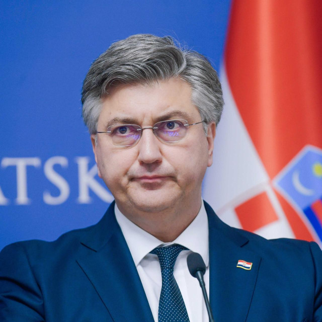 Čović želi BiH s tri federalne jedinice, čelnik SDP-a zgrožen idejom: ‘Na to nikada nećemo pristati‘ Čović želi BiH s tri federalne jedinice, čelnik SDP-a zgrožen idejom: ‘Na to nikada nećemo pristati‘