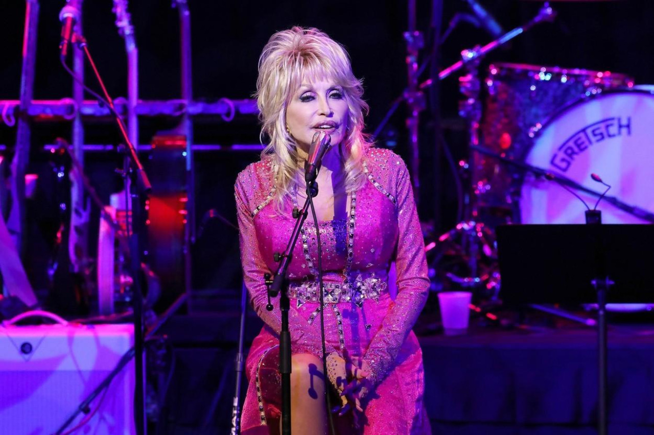 Dolly Parton teško podnosi odlazak supruga Carla Deana: ‘I dalje ga volim i nedostaje mi…‘ Dolly Parton teško podnosi odlazak supruga Carla Deana: ‘I dalje ga volim i nedostaje mi…‘