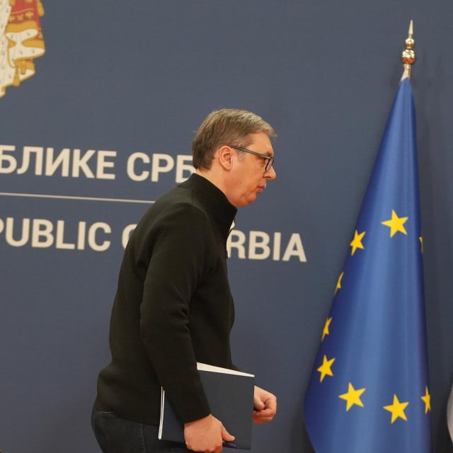 Oporba u Srbiji: ‘Znamo zašto se Vučić hitno vratio u Srbiju, pogledajte kakav je debakl doživio u Miamiju!‘ Oporba u Srbiji: ‘Znamo zašto se Vučić hitno vratio u Srbiju, pogledajte kakav je debakl doživio u Miamiju!‘