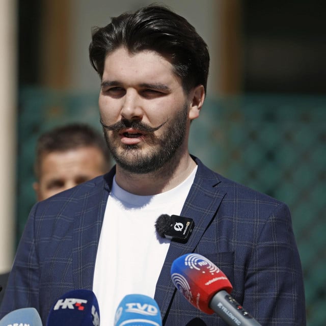 Ovaj Mostovac tvrdi da je sada najtraženiji čovjek u Splitu: ‘Zvali su me Puljak, Šuta, Kremu, svi nešto nude…‘ Ovaj Mostovac tvrdi da je sada najtraženiji čovjek u Splitu: ‘Zvali su me Puljak, Šuta, Kremu, svi nešto nude…‘