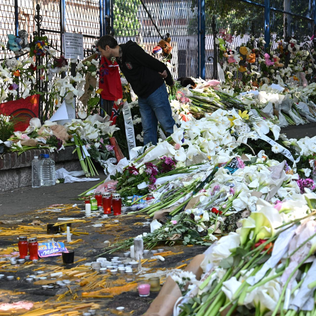 Povodom obljetnice masakra u beogradskoj školi ‘Vladislav Ribnikar‘ srpske televizije prekinule program Povodom obljetnice masakra u beogradskoj školi ‘Vladislav Ribnikar‘ srpske televizije prekinule program