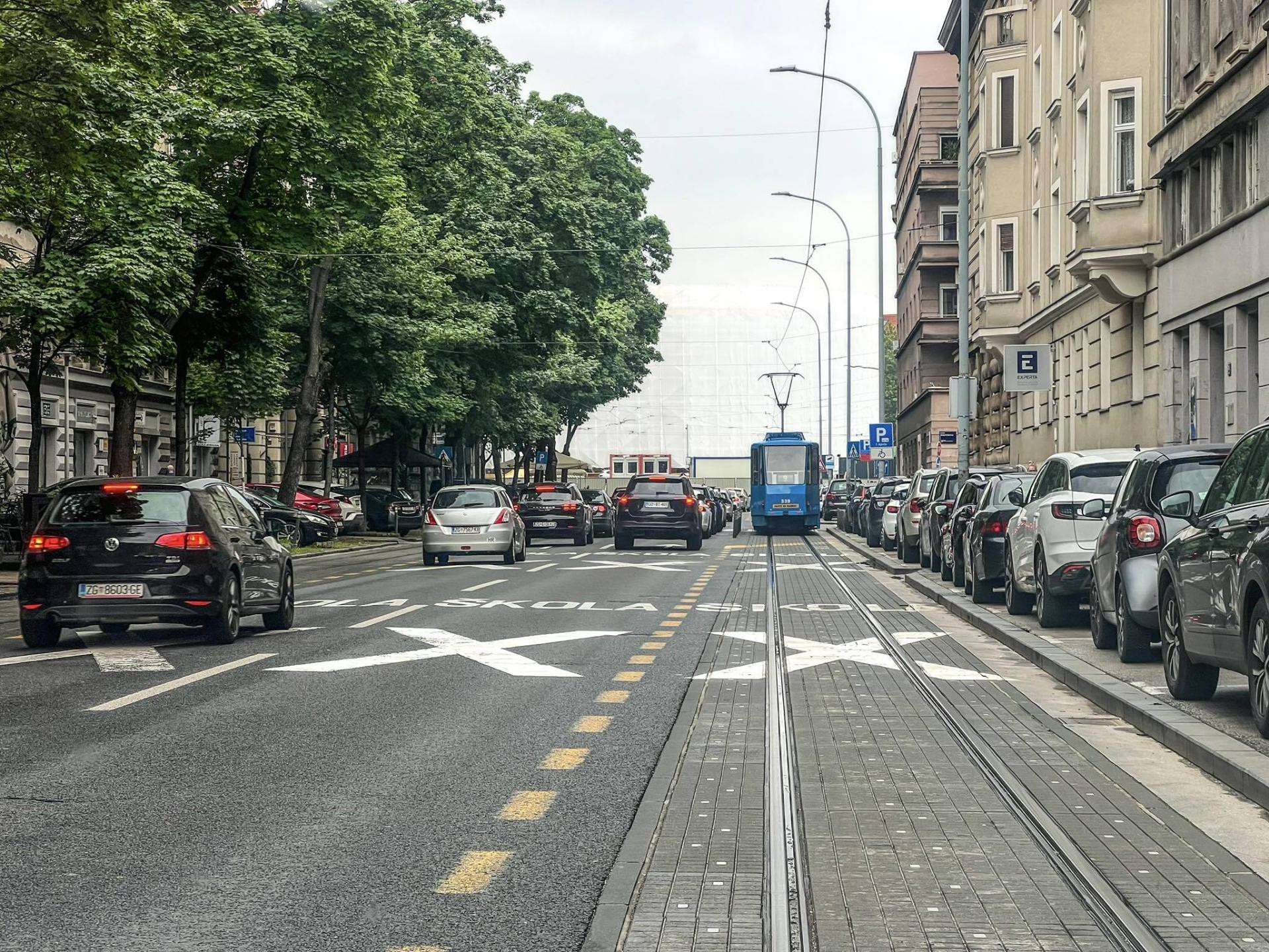 Što nije u redu s ovom fotografijom: Nevjerojatno, gdje je nestao jedan od simbola Zagreba? Što nije u redu s ovom fotografijom: Nevjerojatno, gdje je nestao jedan od simbola Zagreba?